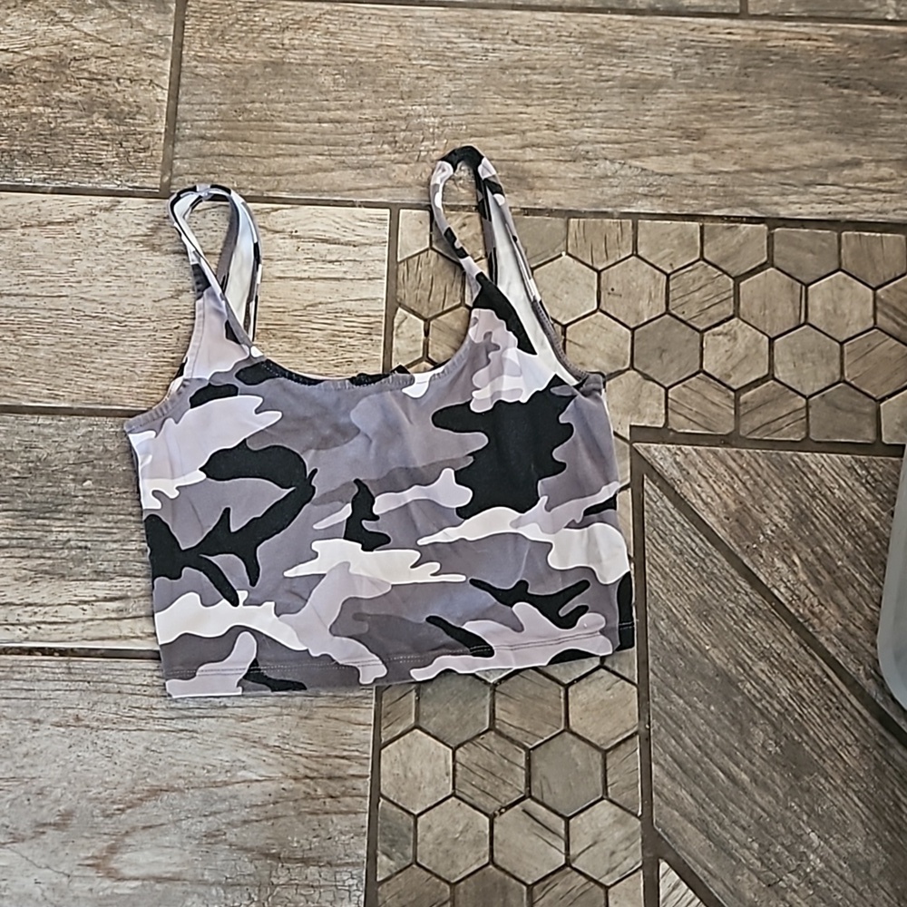 Camo Cropped Tank Top Size Small